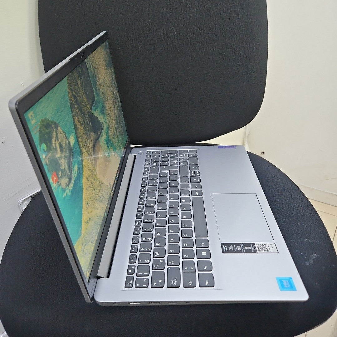 LAPTOP LENOVO IDEAPAD 1 15IGL7 (2025) 256 GB SSD 8 GB RAM (SEMINUEVO)