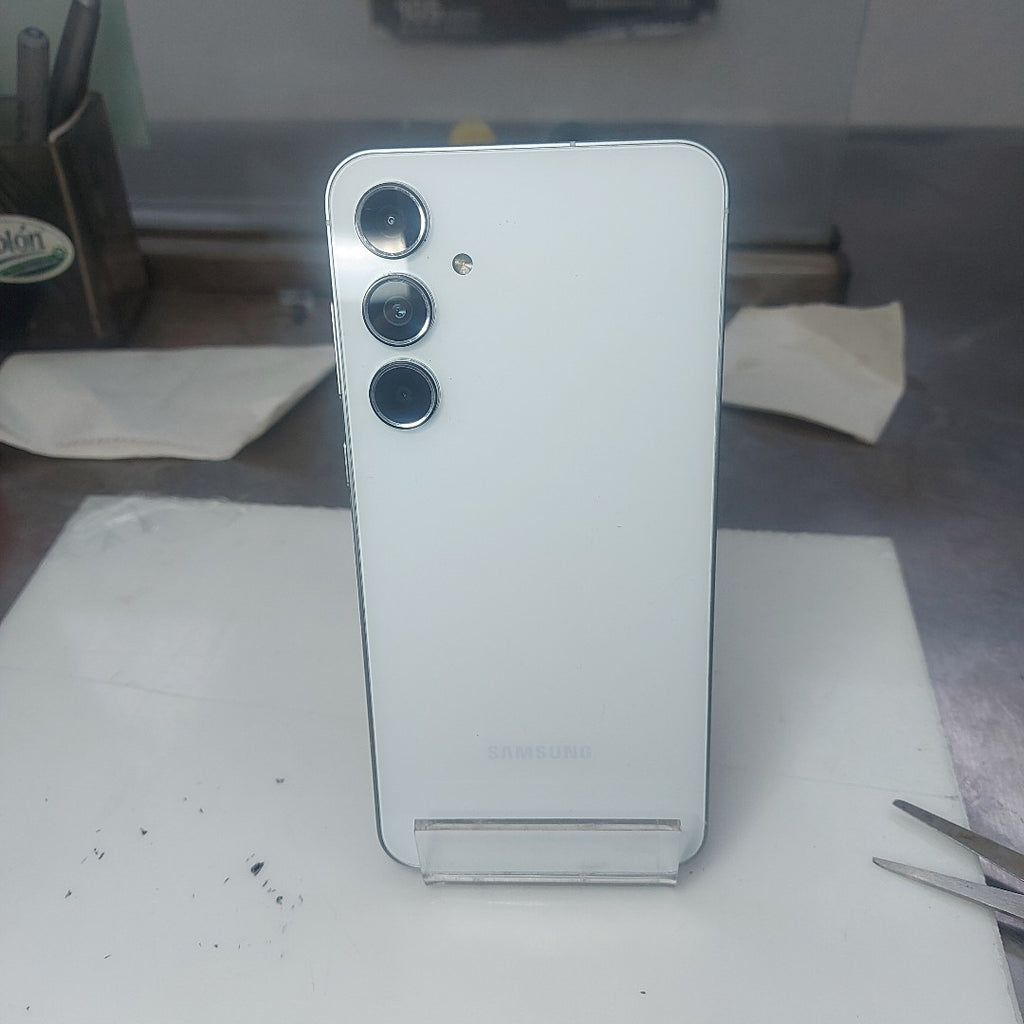 CELULAR SAMSUNG GALAXY A55 5G SM-A556E (2024) 128 GB 8 GB RAM (SEMINUEVO)