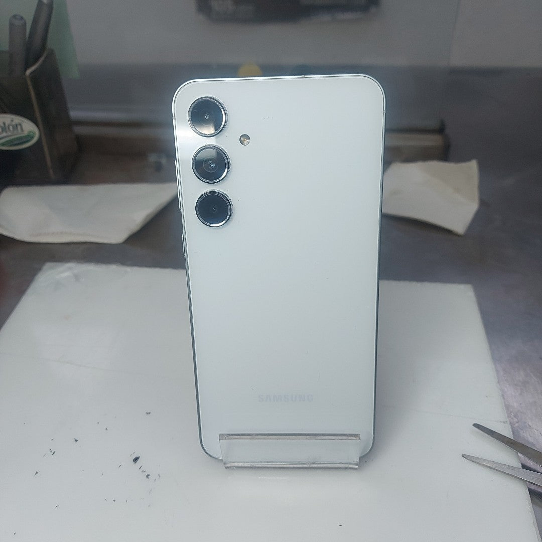 CELULAR SAMSUNG GALAXY A55 5G SM-A556E (2024) 128 GB 8 GB RAM (SEMINUEVO)