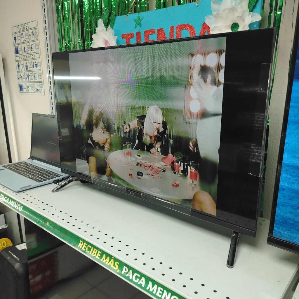 PANTALLA LG 32LR600BPSC (2025) 32" LED HD (SEMINUEVO)