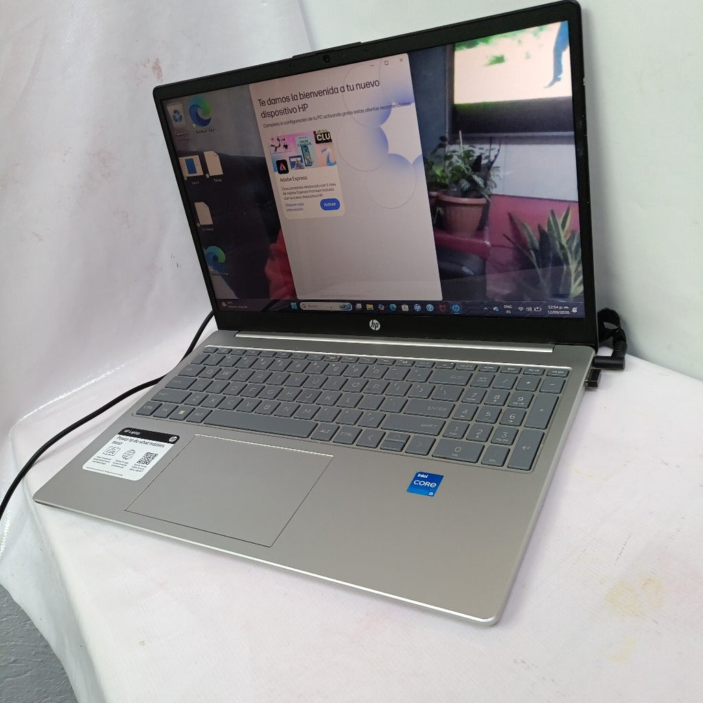 LAPTOP HP 15-FD0005DX (2024) 512 GB SSD 8 GB RAM (SEMINUEVO)