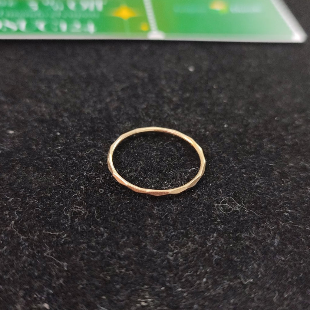 ANILLITO ORO 10 K 0.6 GRMS (SEMINUEVO)