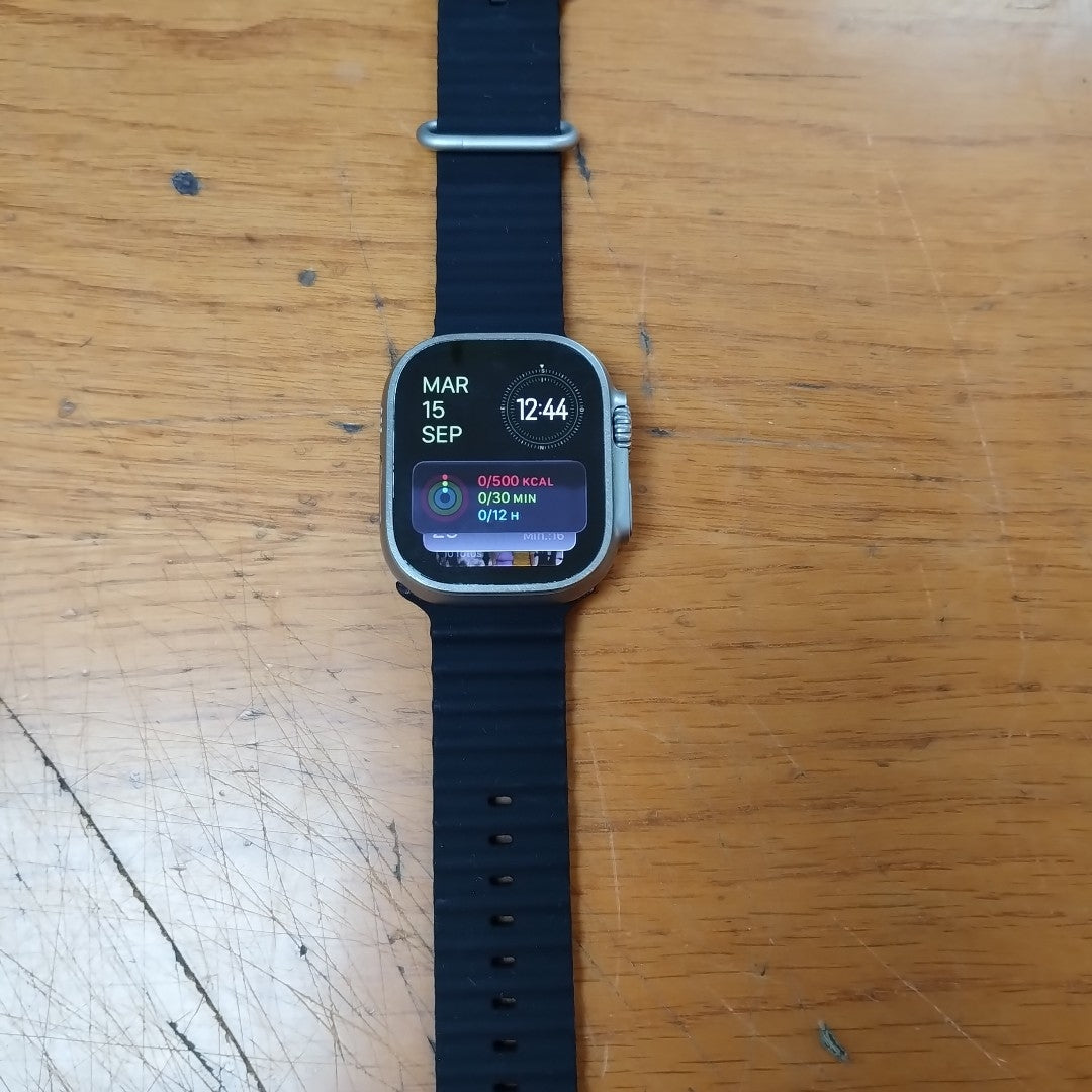 SMARTWATCH APPLE ULTRA TITANIO A2622 49 MM GPS + CELULAR (SEMINUEVO)