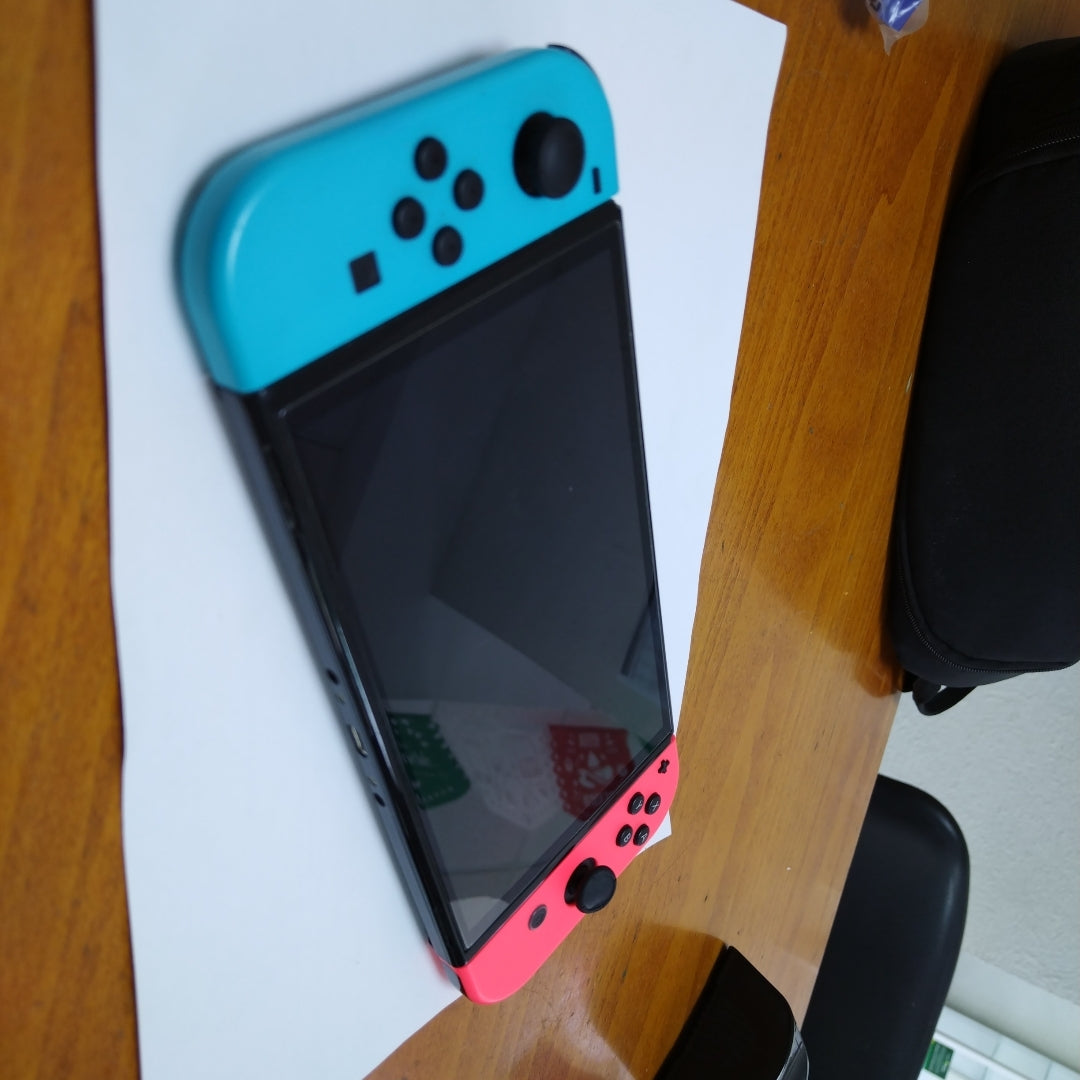 CONSOLA DE VIDEOJUEGO NINTENDO SWITCH 1.1 32 GB (SEMINUEVO)