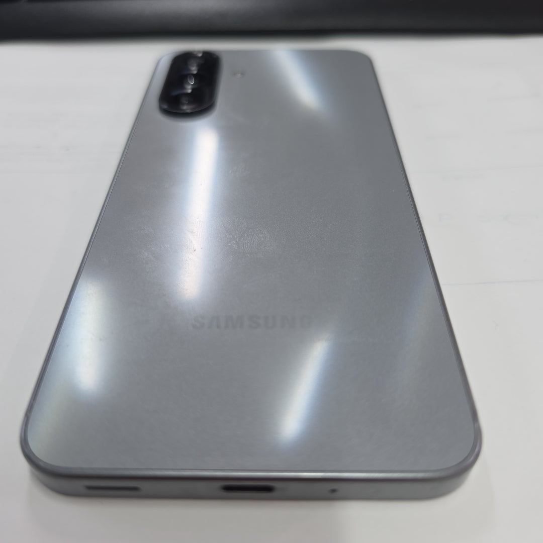 CELULAR SAMSUNG GALAXY A17 SM-A175F (2025) 128 GB 4 GB RAM (SEMINUEVO)