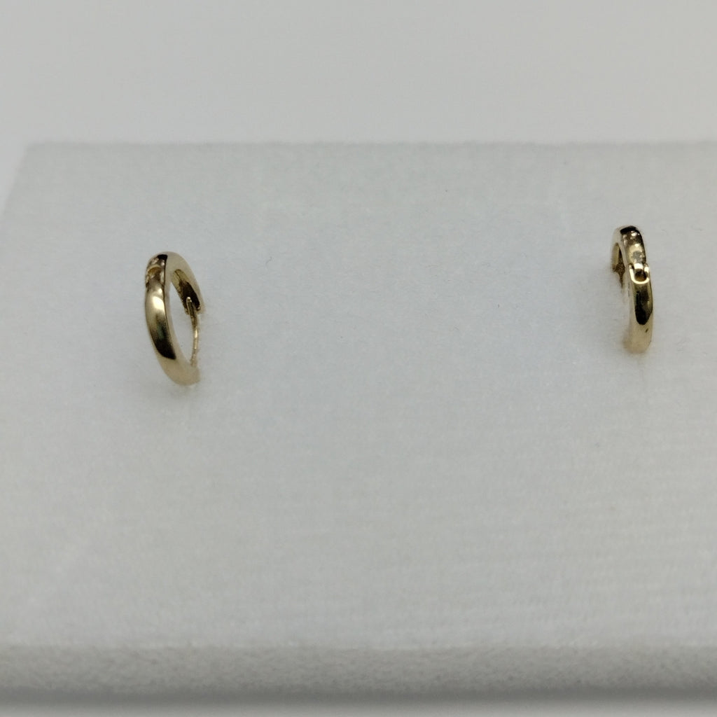 ARETES HUGGIE 14K 1.4 GR (NUEVO)