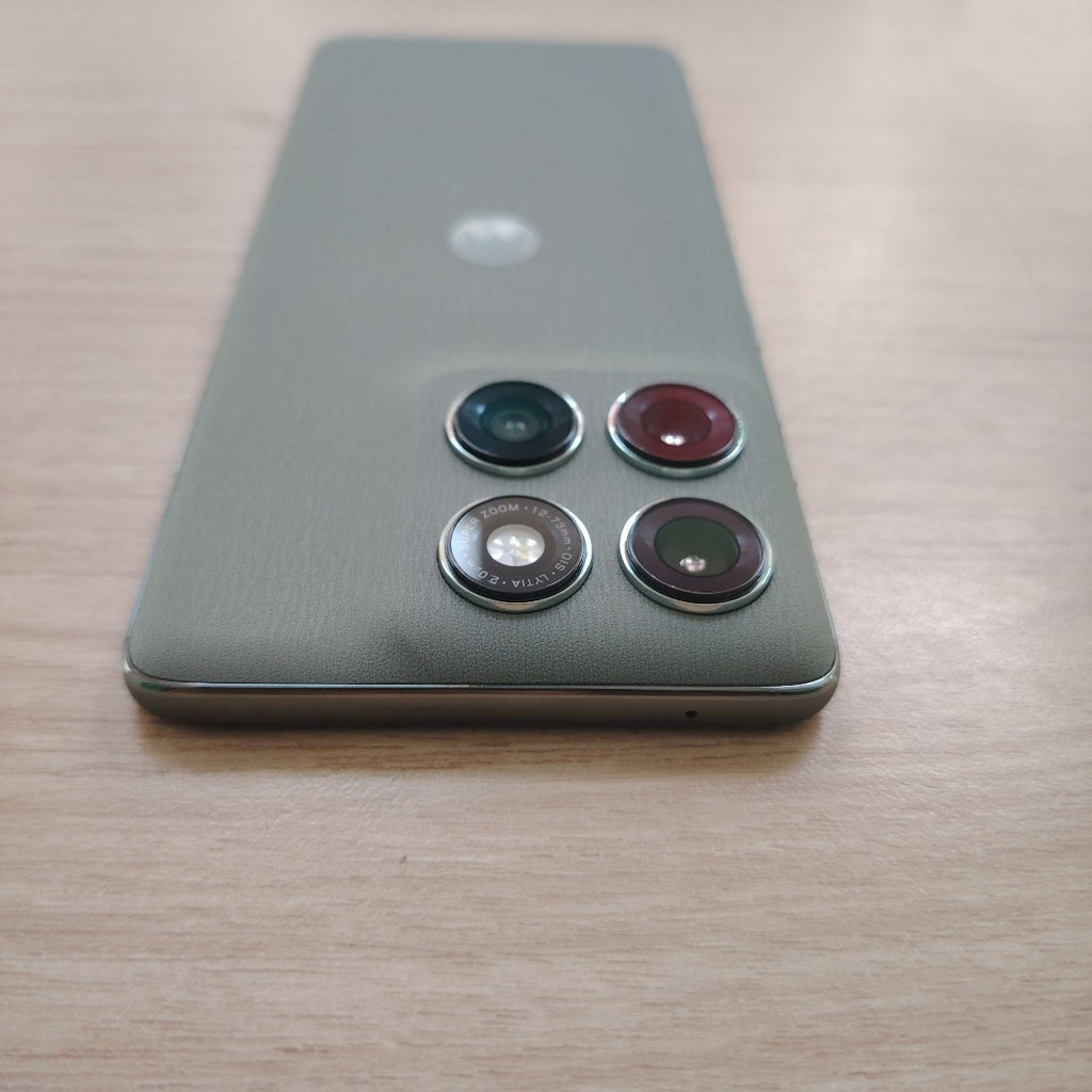CELULAR MOTOROLA EDGE 60 PRO XT2507-1 (2025) 512 GB 12 GB RAM (SEMINUEVO)