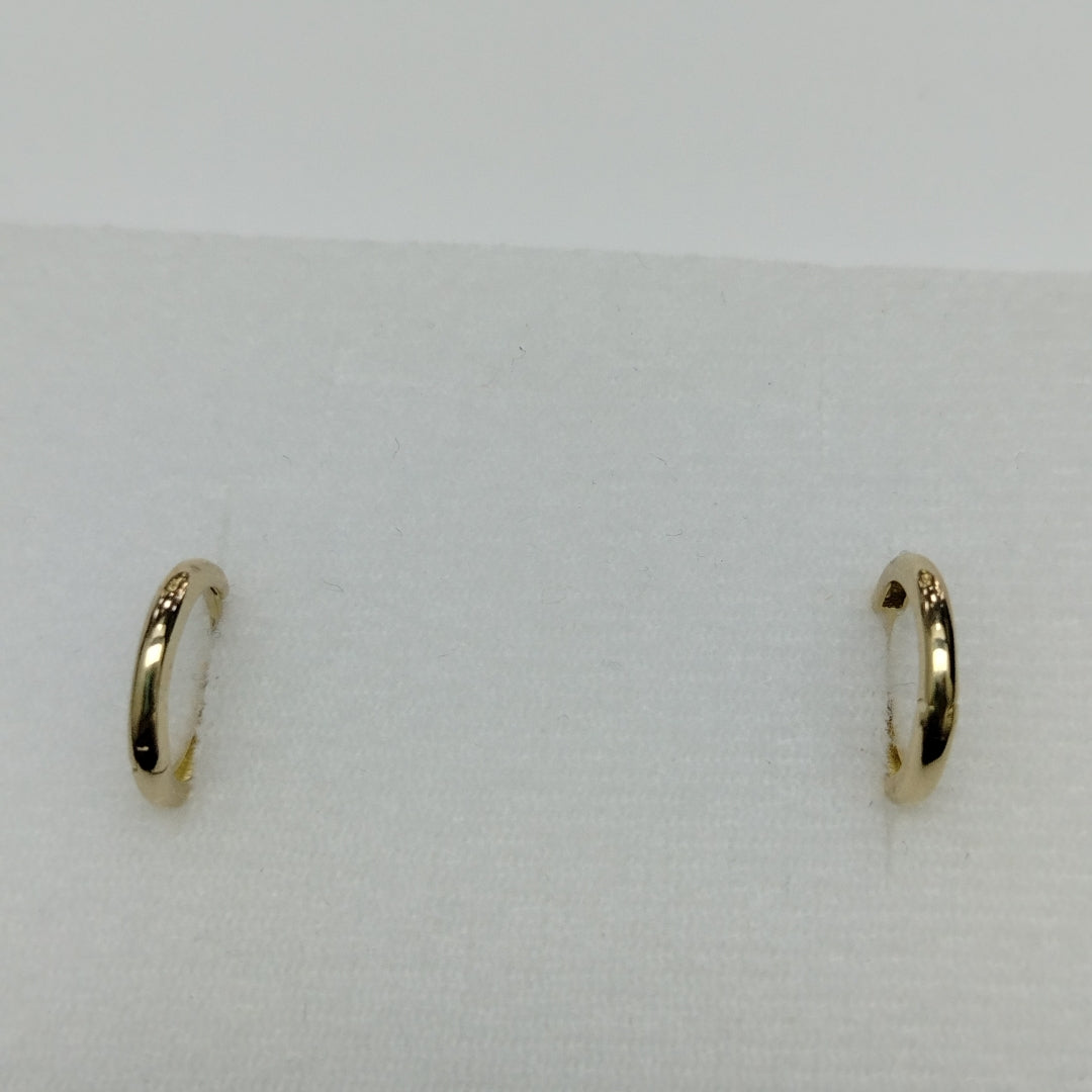 ARETES HUGGIES LISAS 14K 1.4 GR (NUEVO)