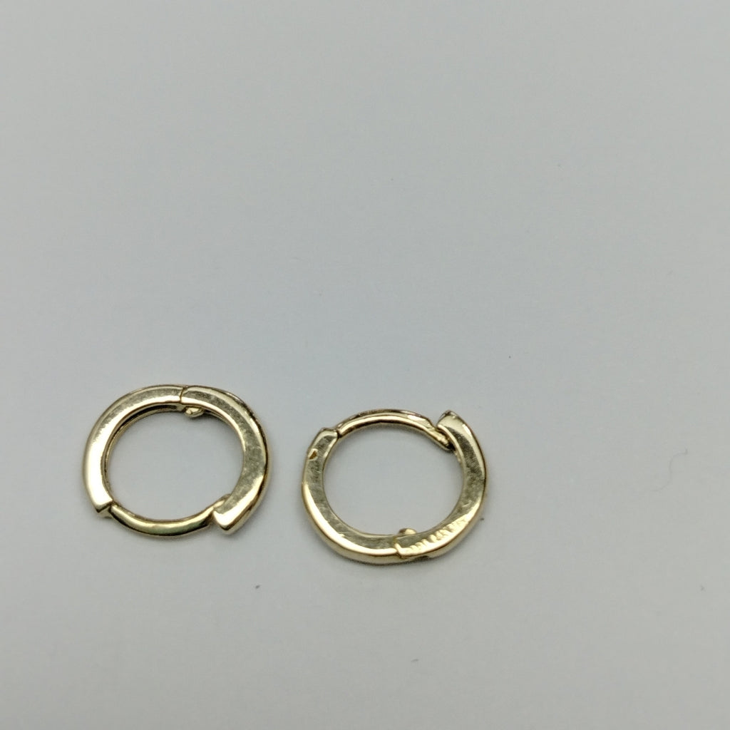 ARETES HUGGIE 14K 1.3 GR (NUEVO)