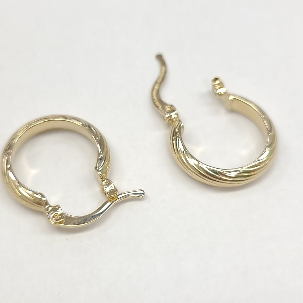 ARETES ARRACADA ASTRIADA 14K 1.7 GR (NUEVO)