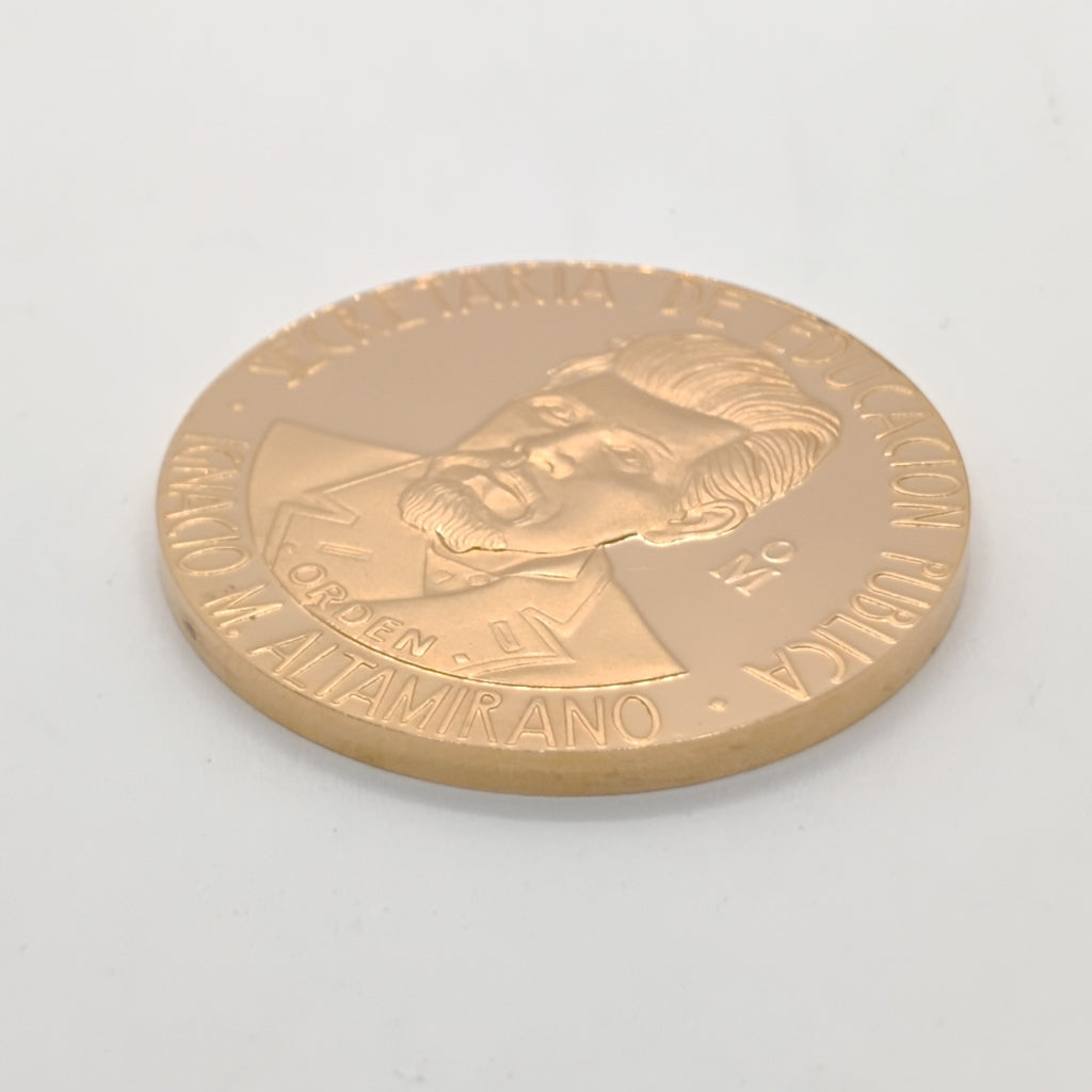MEDALLA CONMEMORATIVA ORO 21 K 42 GRMS (SEMINUEVO)