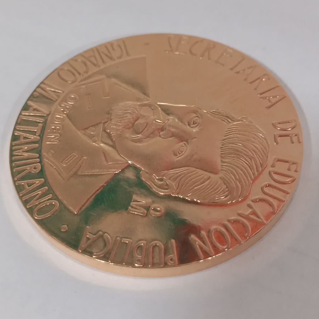 MEDALLA CONMEMORATIVA ORO 21 K 41.9 GRMS (SEMINUEVO)