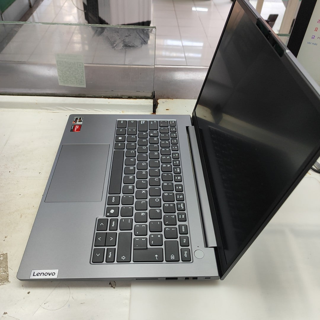LAPTOP LENOVO THINKBOOK 14 G7 ARP (2025) 1 TB SSD 32 GB RAM (SEMINUEVO)