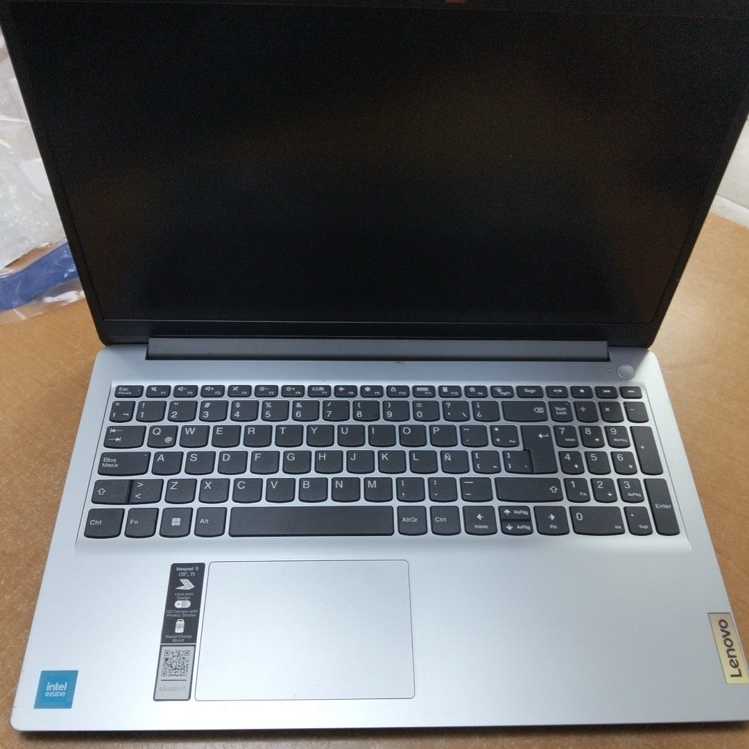 LAPTOP LENOVO IDEAPAD 1 15IGL7 (2025) 256 GB SSD 8 GB RAM (SEMINUEVO)