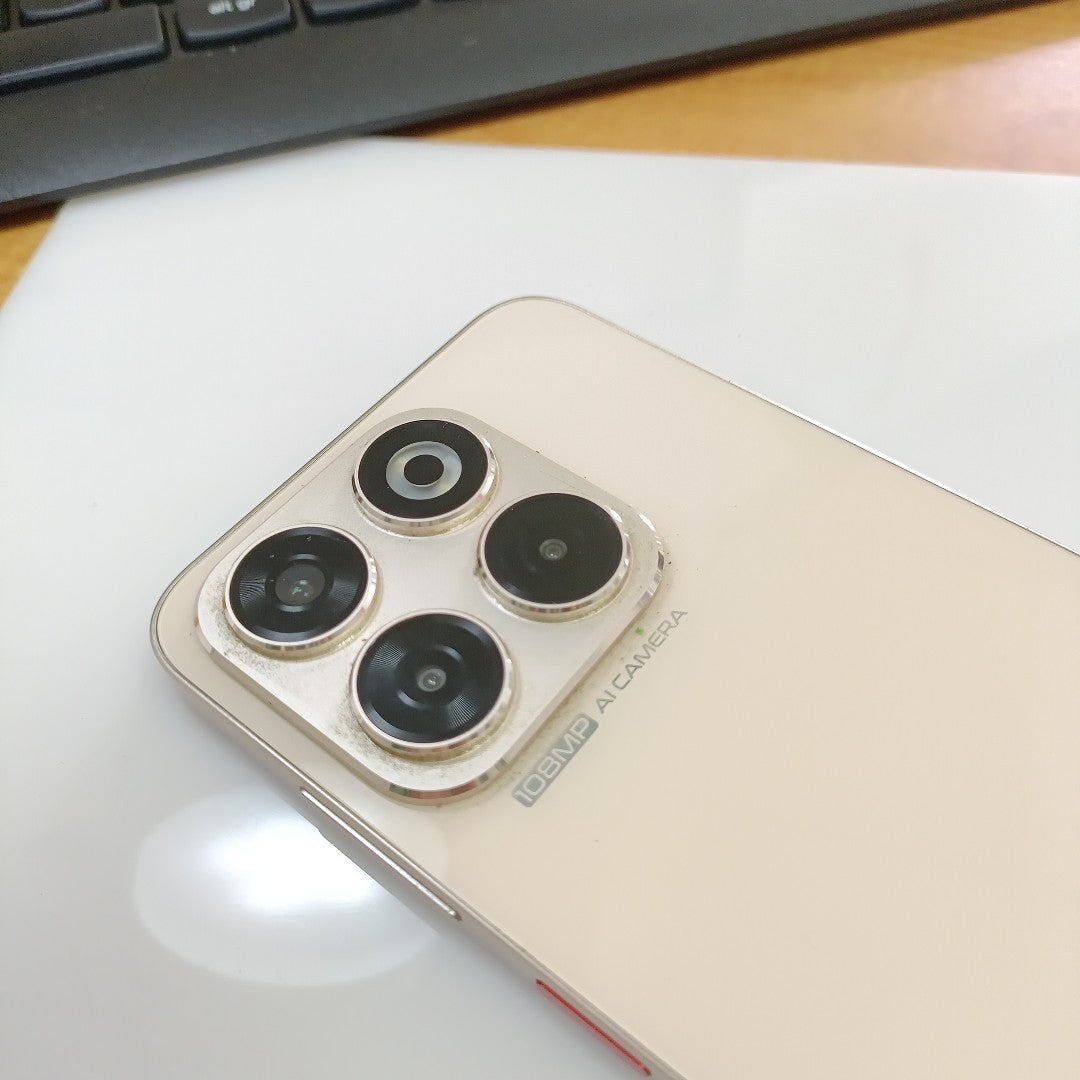 CELULAR ZTE AXON 70 Z2459 256 GB 6 GB RAM (SEMINUEVO)