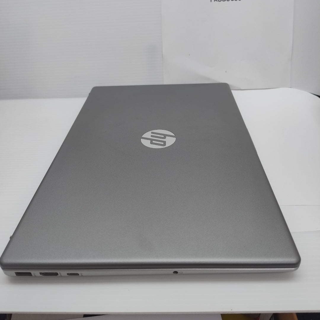 LAPTOP HP 255 G10 (2025) 512 GB SSD 8 GB RAM (SEMINUEVO)