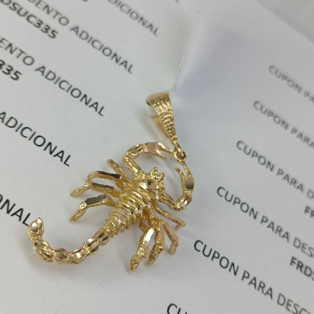 DIJE ORO 14 K 6 GRMS (SEMINUEVO)