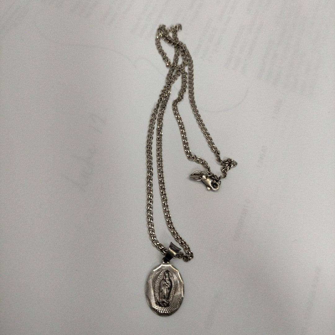 CADENA, MEDALLA RELIGIOSA PLATA 4.6 GRMS (SEMINUEVO)