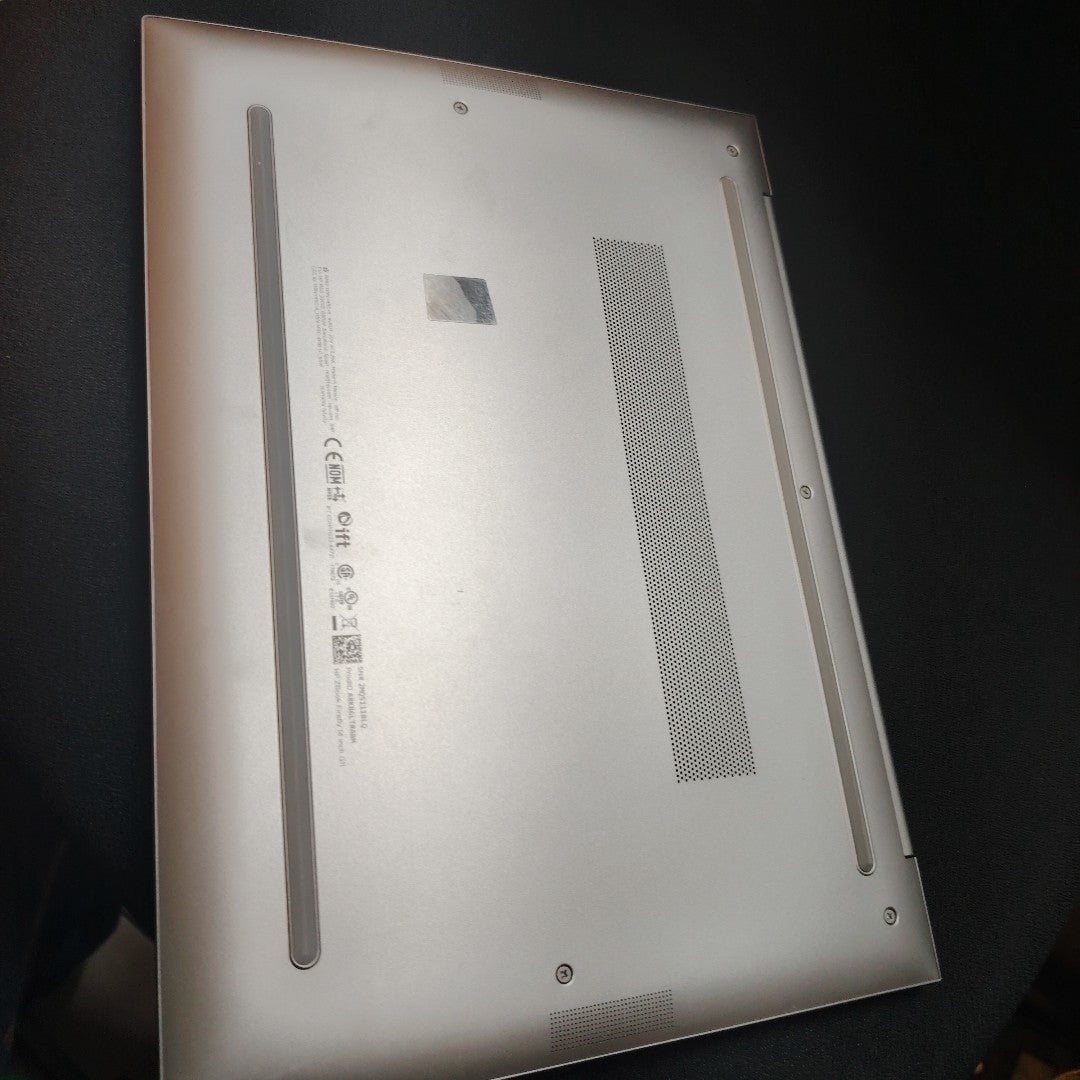 LAPTOP HP ZBOOK FIREFLY 14 G11 (2024) 512 GB SSD 16 GB RAM (SEMINUEVO)