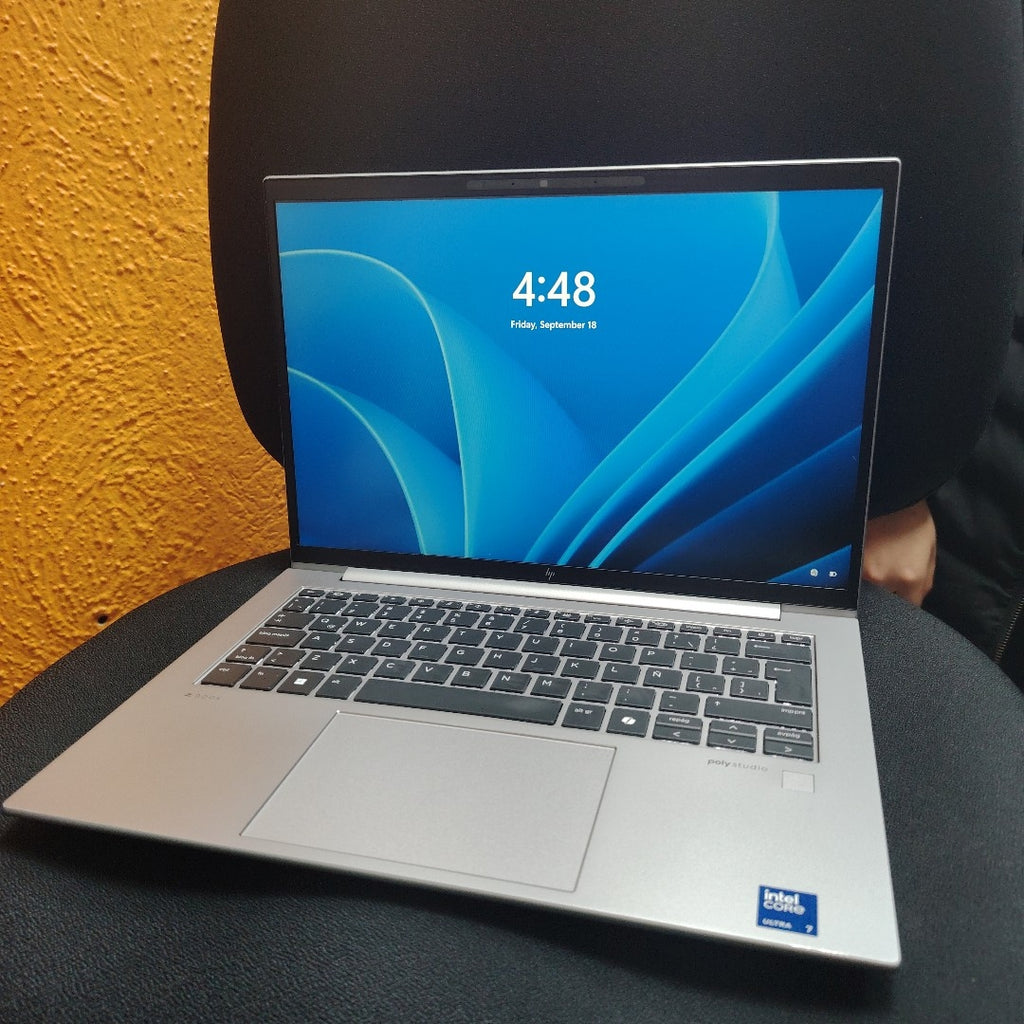 LAPTOP HP ZBOOK FIREFLY 14 G11 (2024) 512 GB SSD 16 GB RAM (SEMINUEVO)
