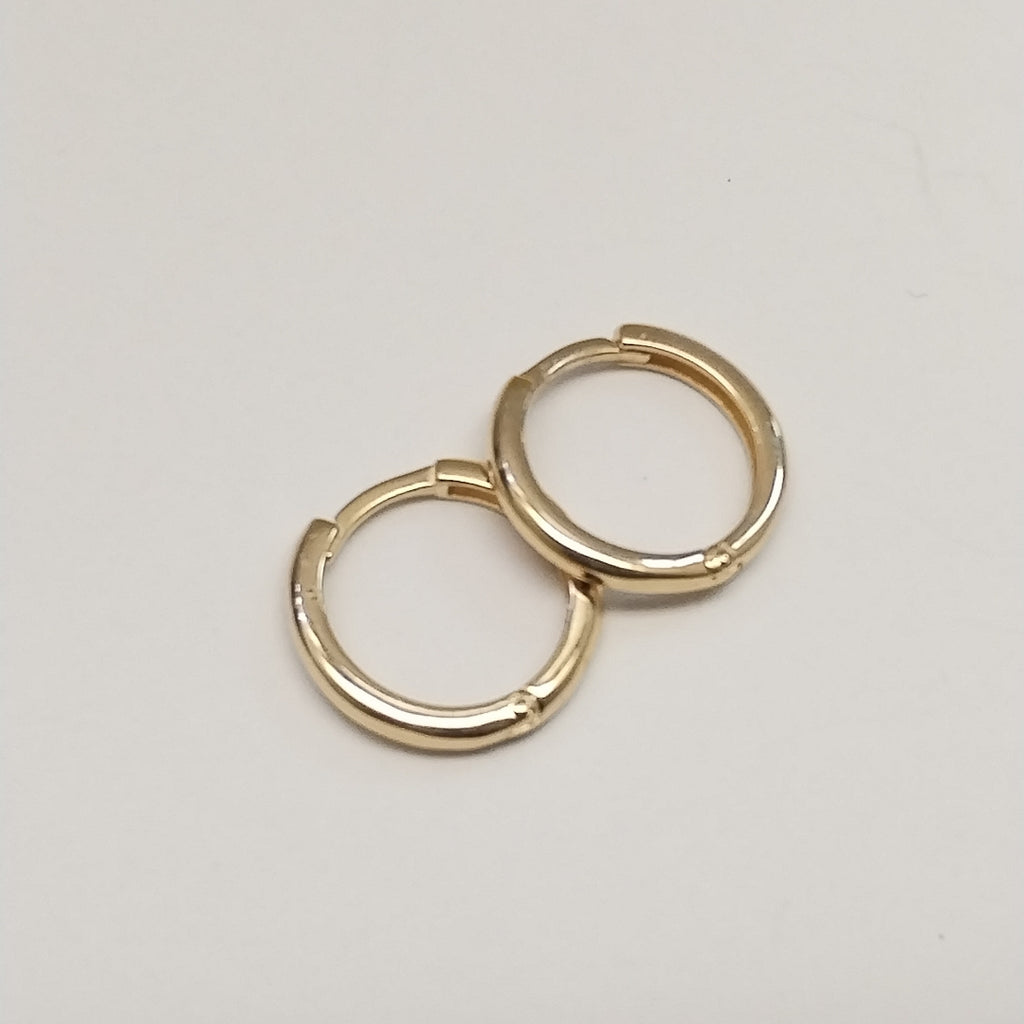 ARETES HUGGIES LISAS 14K 1.5 GR (NUEVO)