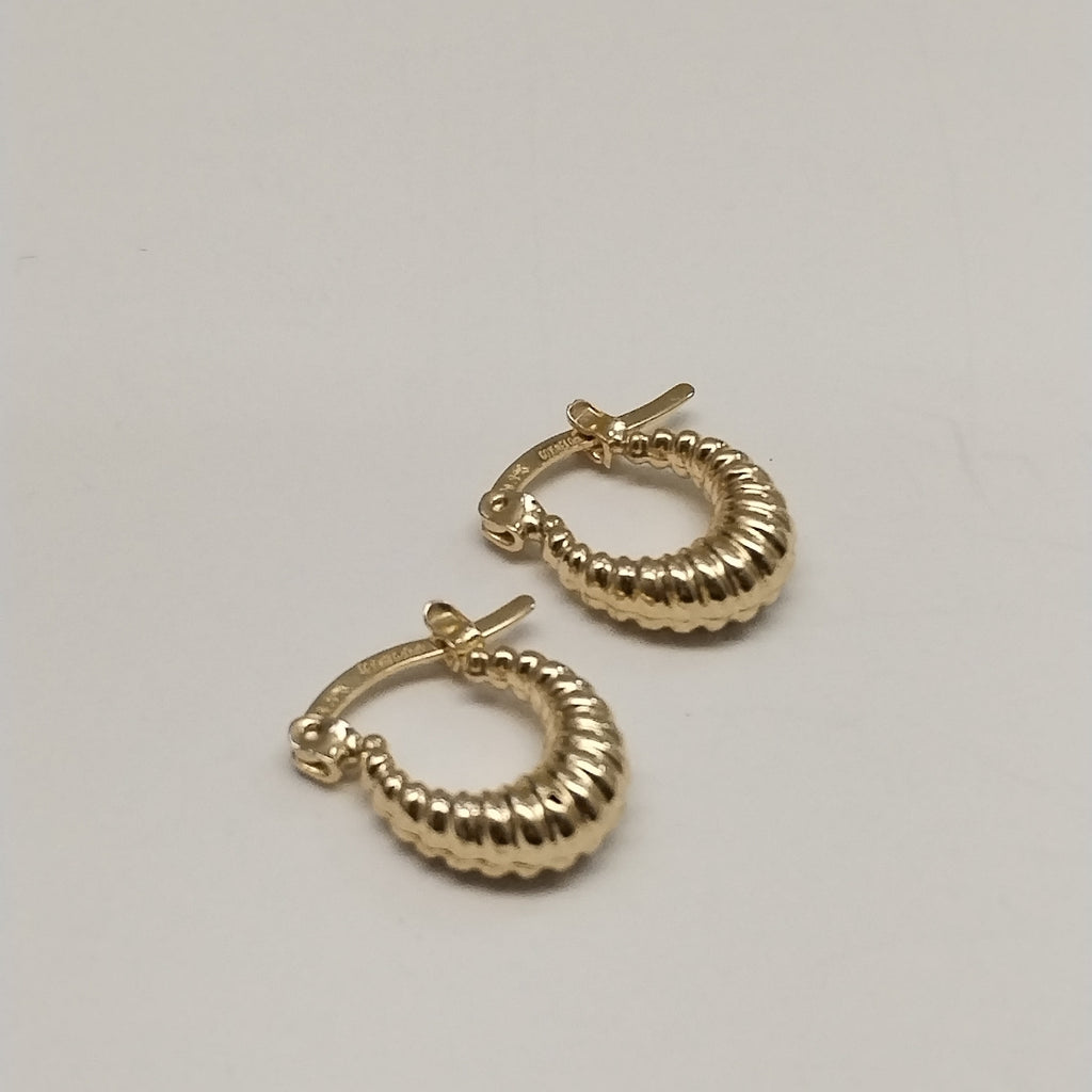 ARETES ARRACADA ESTRIADAS 14K 1.1 GR (NUEVO)