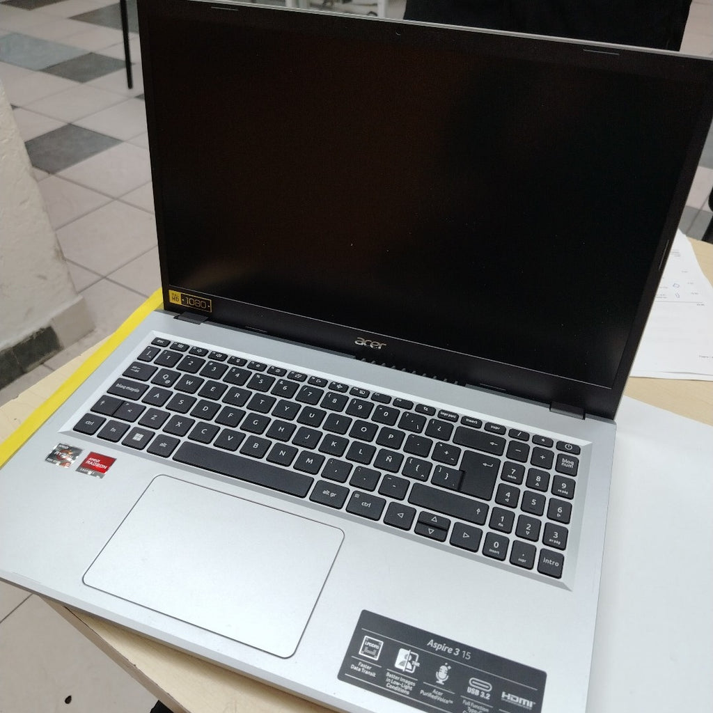 LAPTOP ACER ASPIRE 3 A315-24P-R841 (2023) 512 GB SSD 8 GB RAM (SEMINUEVO)