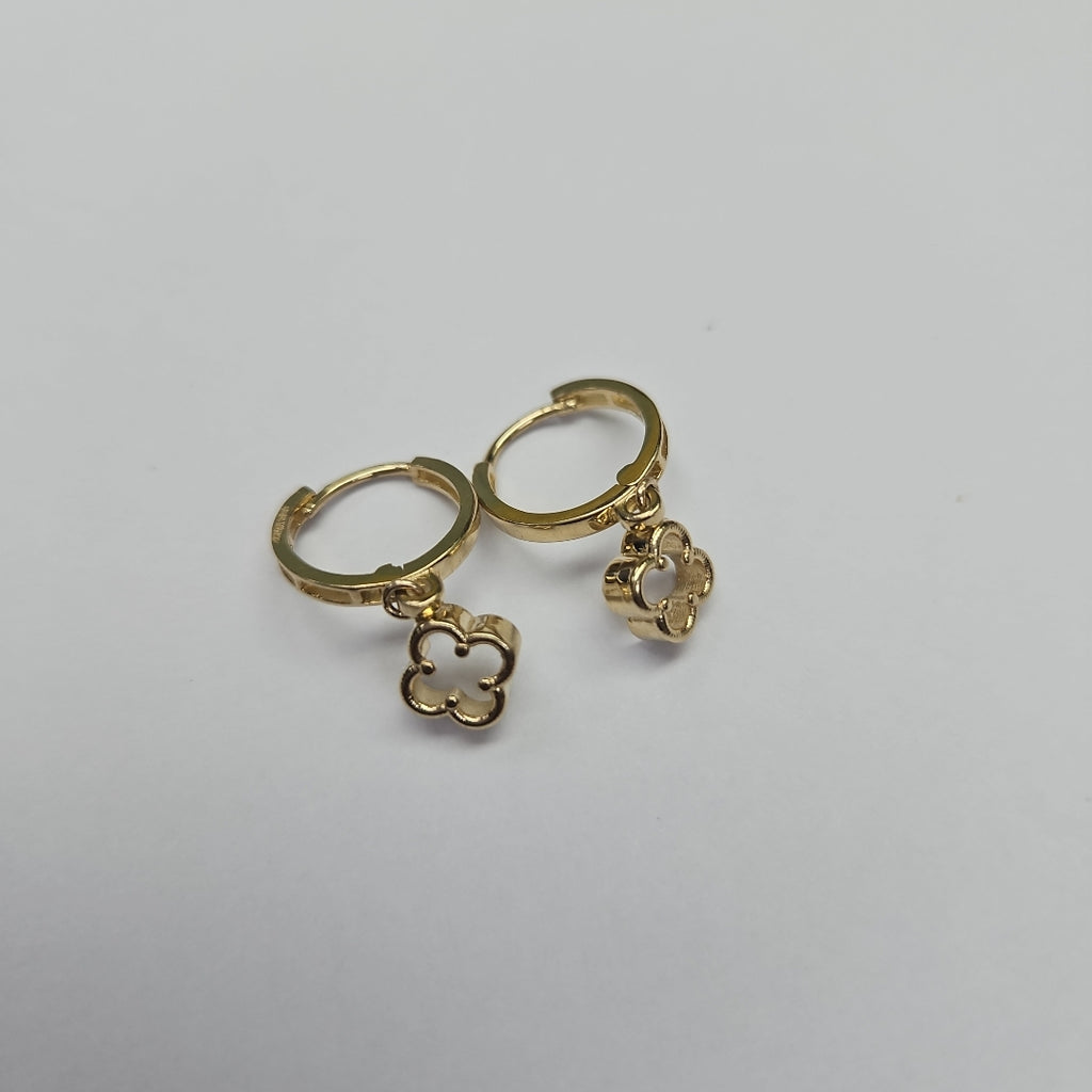 ARETES ARRACADAS CON DIJE 14K 2.4 GR (NUEVO)