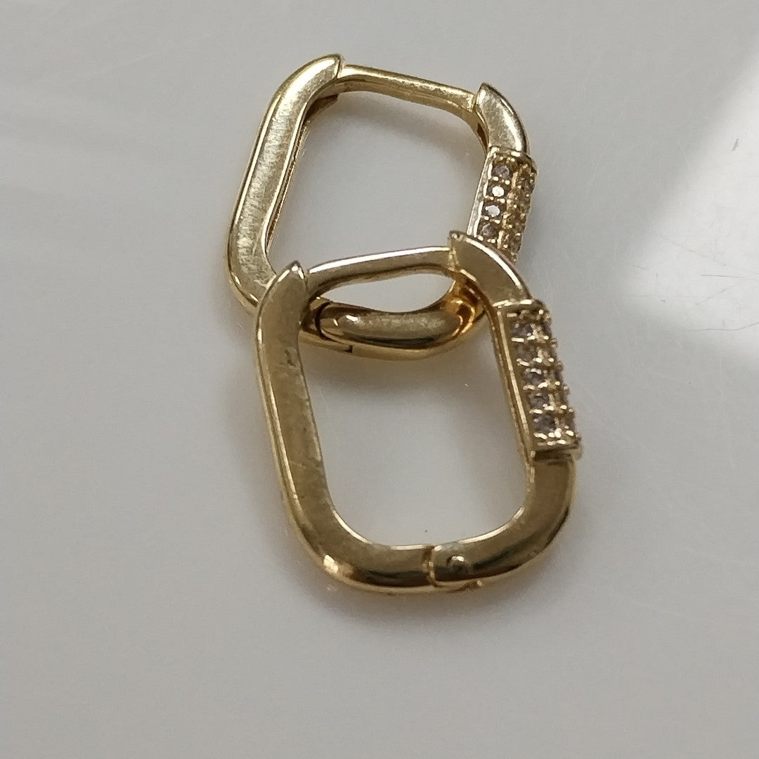 ARETES HUGGIES OVALADA C CIRCONIAS 14K 2.5 GR (NUEVO)