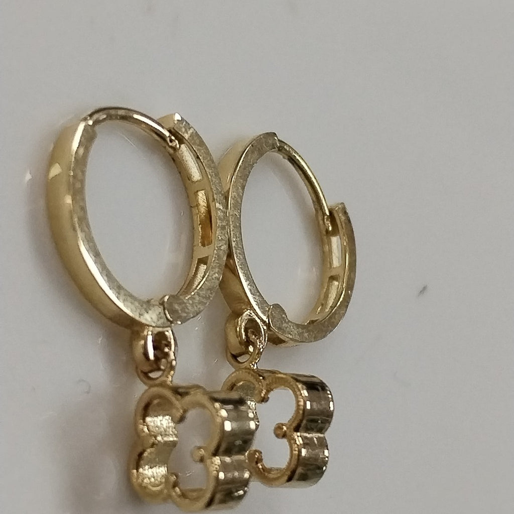 ARETES ARRACADAS CON DIJE 14K 2.4 GR (NUEVO)