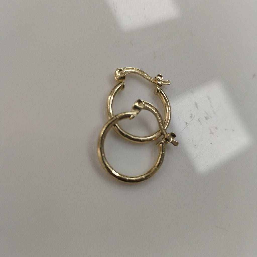 ARETES ARRACADAS ESTRIADAS 14K 1.4 GR (NUEVO)
