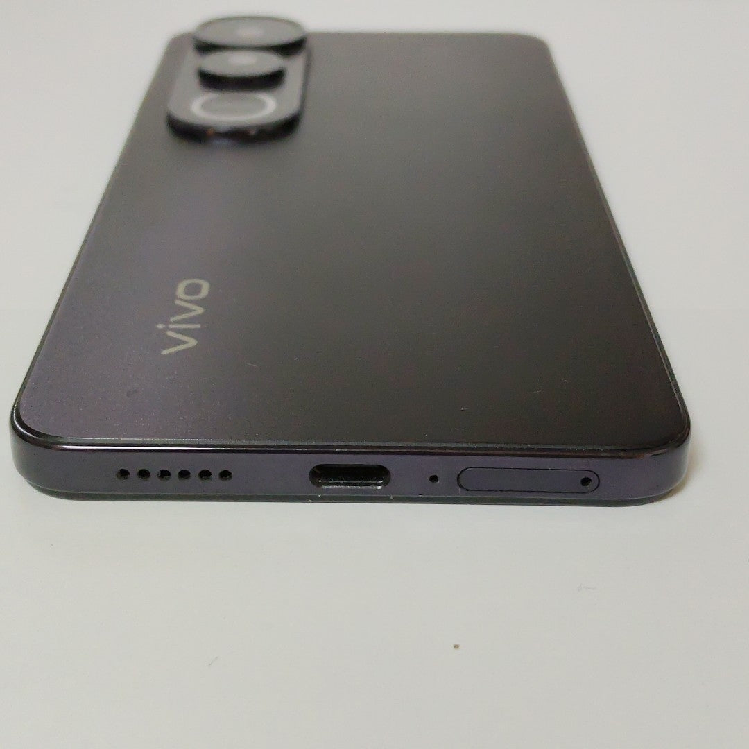 CELULAR VIVO V50 LITE 5G V2440 (2025) 256 GB 12 GB RAM (SEMINUEVO)