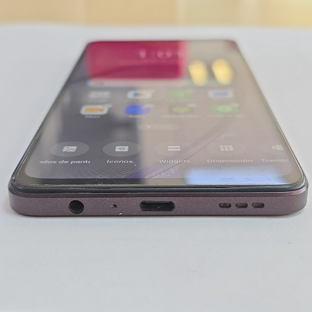 CELULAR OPPO A40 CPH2669 (2024) 256 GB 4 GB RAM (SEMINUEVO)