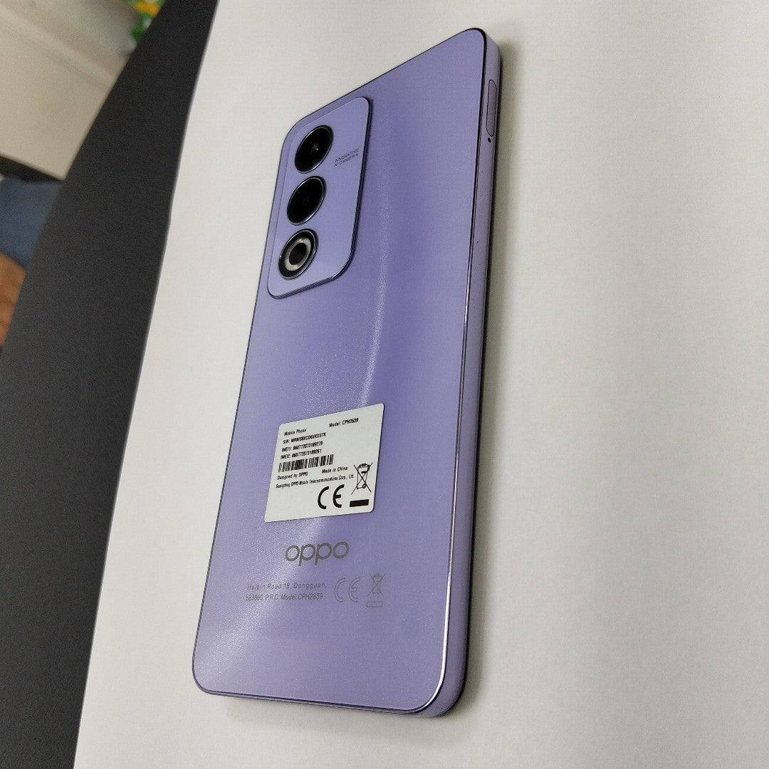 CELULAR OPPO A80 5G CPH2639 (2024) 256 GB 8 GB RAM (SEMINUEVO)