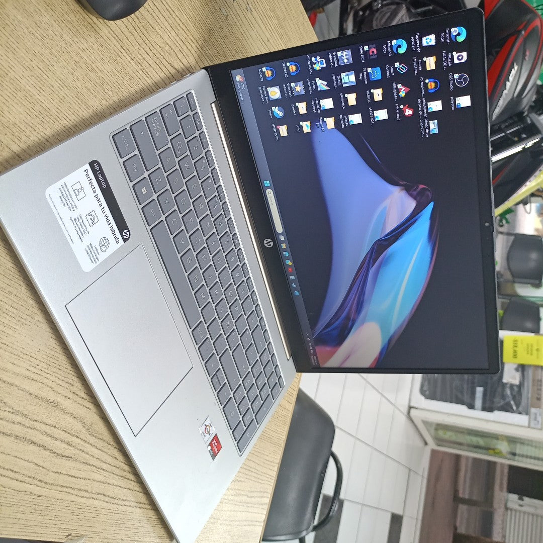 LAPTOP HP 15-FC0003LA (2023) 256 GB SSD 8 GB RAM (SEMINUEVO)