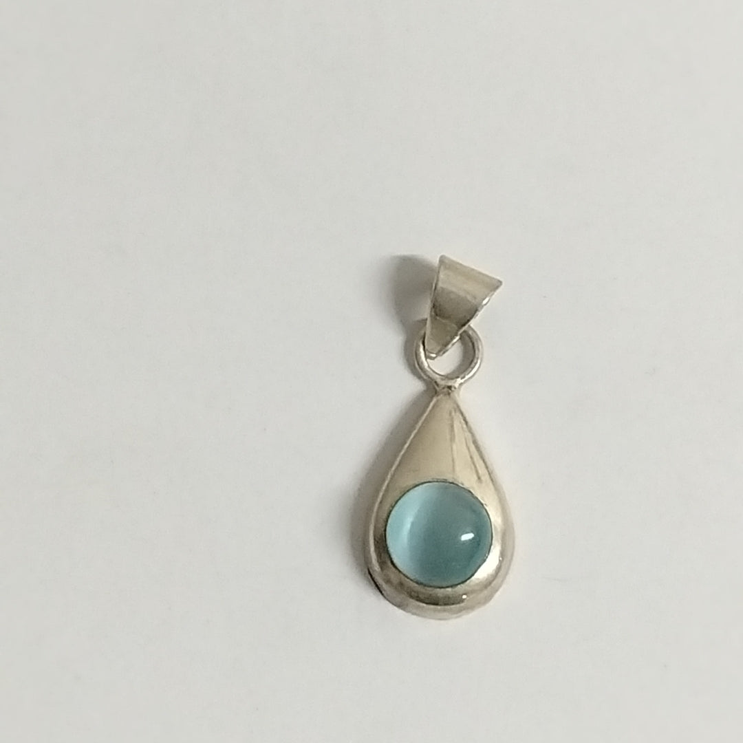 ARETES PAR, DIJE PLATA 4.2 GRMS (SEMINUEVO)
