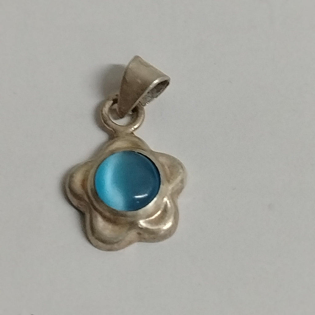 ARETES PAR, DIJE PLATA 4.1 GRMS (SEMINUEVO)