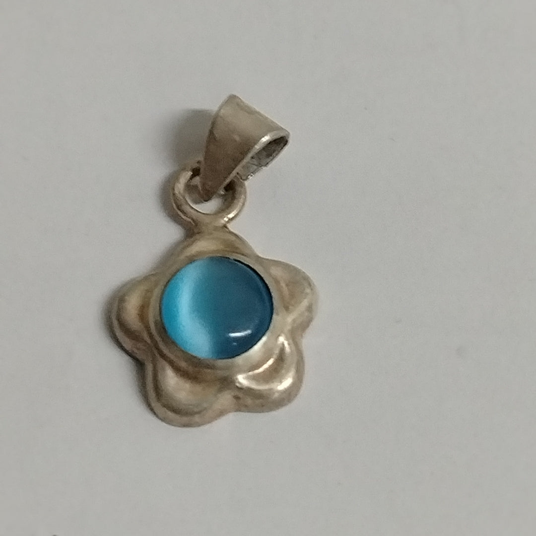 ARETES PAR, DIJE PLATA 4.1 GRMS (SEMINUEVO)