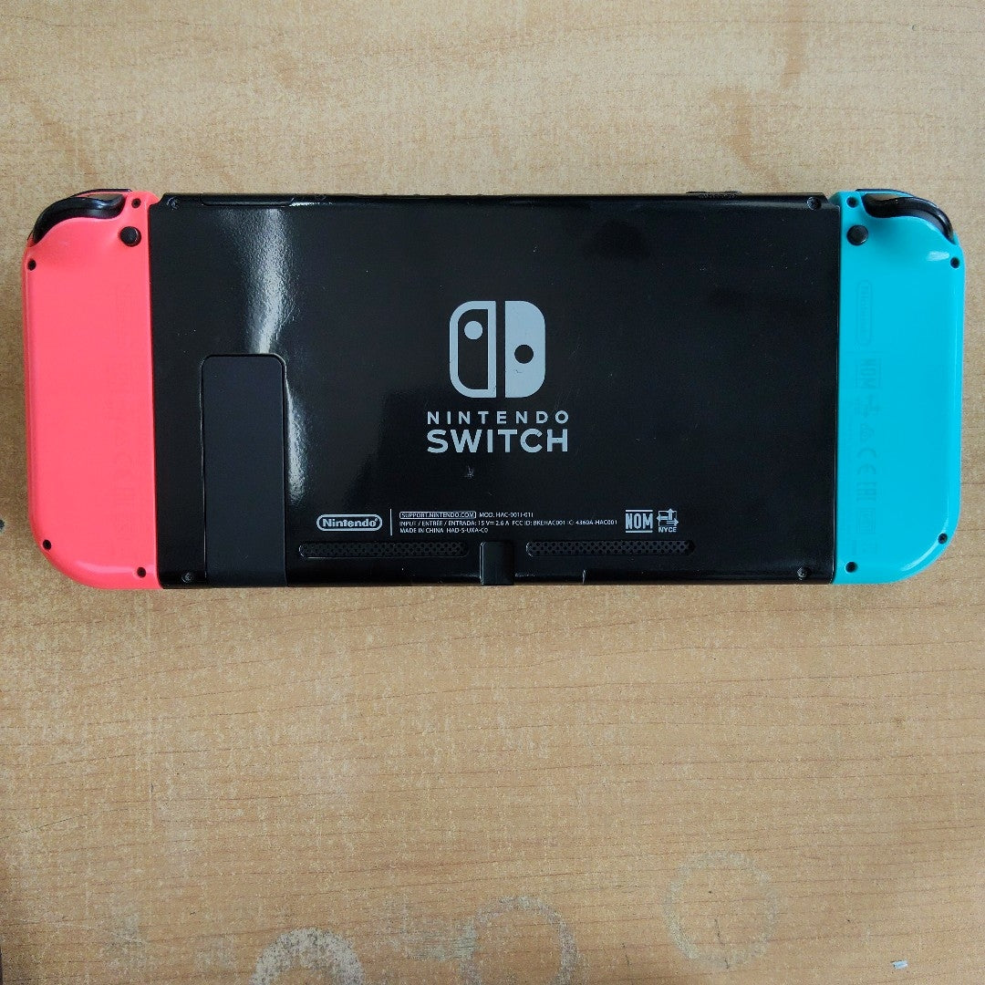 CONSOLA DE VIDEOJUEGO NINTENDO SWITCH 1.1 32 GB (SEMINUEVO)