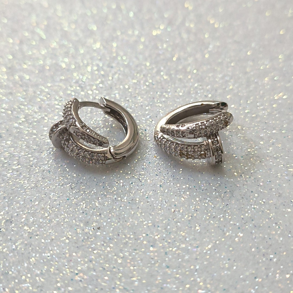 ARETES PAR ORO BLANCO 14 K 7,00 GRMS (SEMINUEVO)