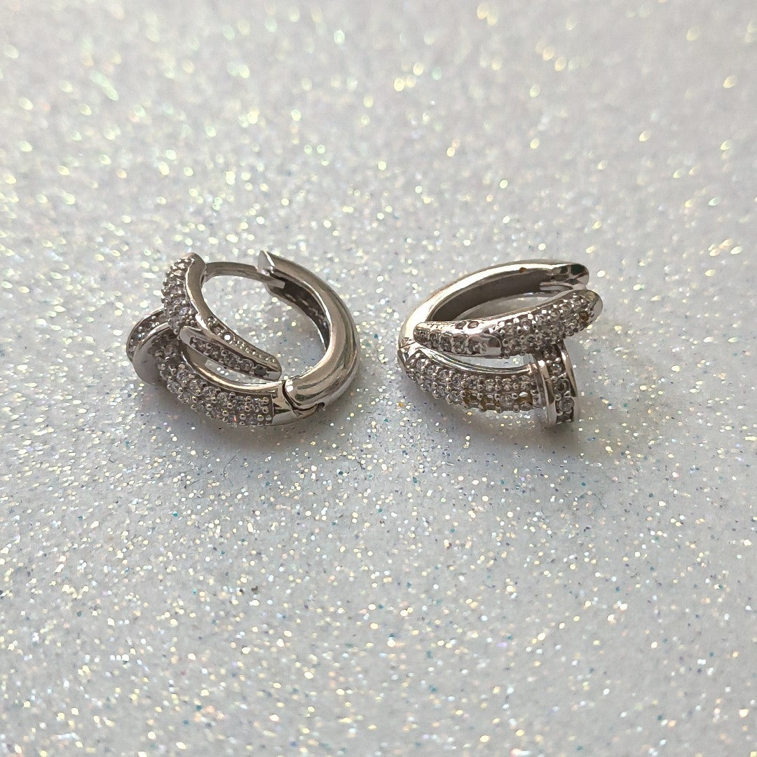 ARETES PAR ORO BLANCO 14 K 7,00 GRMS (SEMINUEVO)