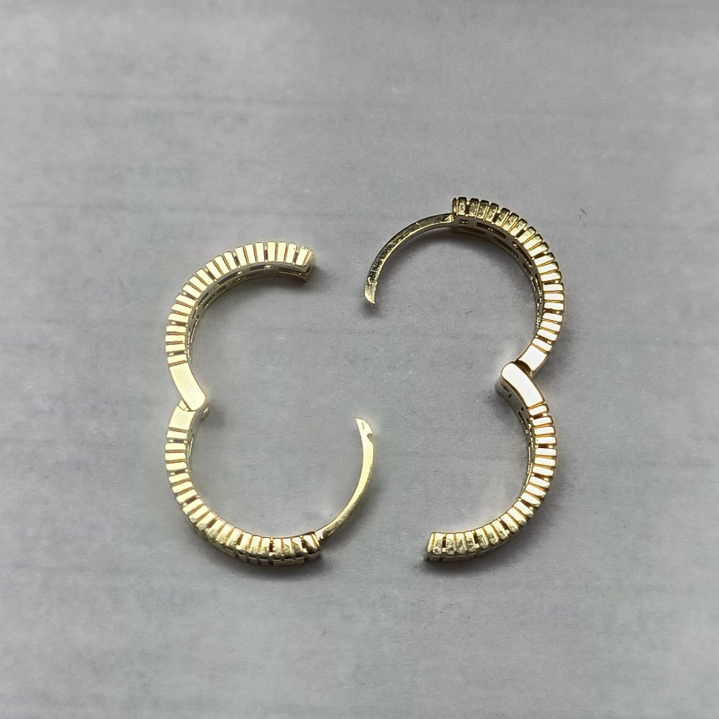 HUGGIES ORO 14K 3.2 (NUEVO)