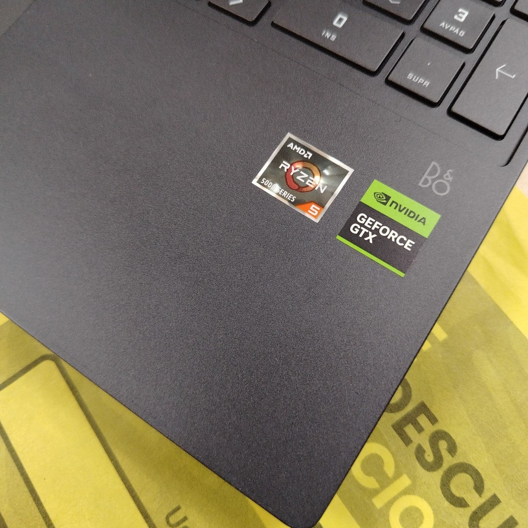LAPTOP HP VICTUS 15-FB0122LA (2023) 512 GB SSD 8 GB RAM (SEMINUEVO)