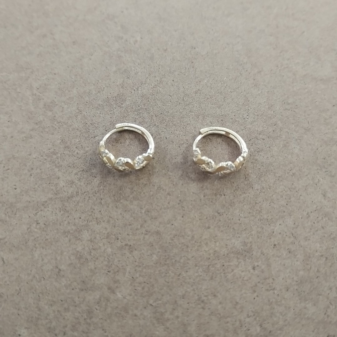 HUGGIES ORO 14K 1.5 (NUEVO)