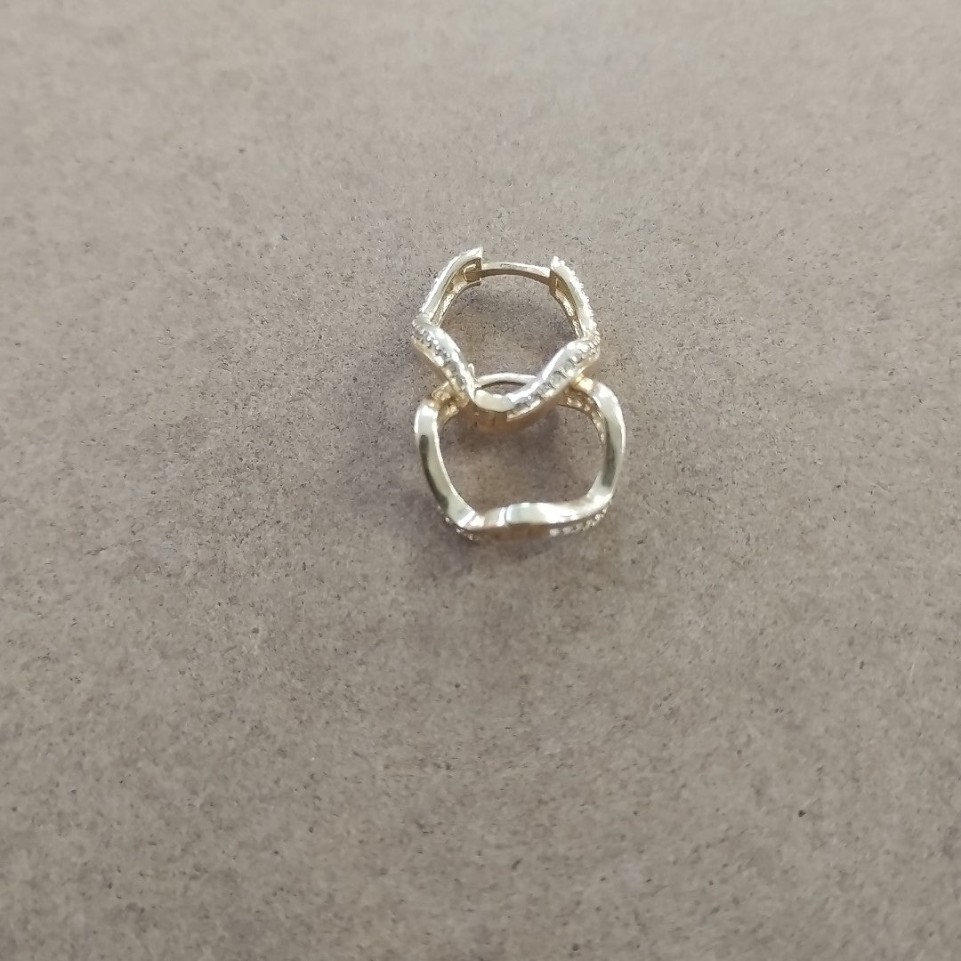 HUGGIES ORO 14K 2.6 (NUEVO)