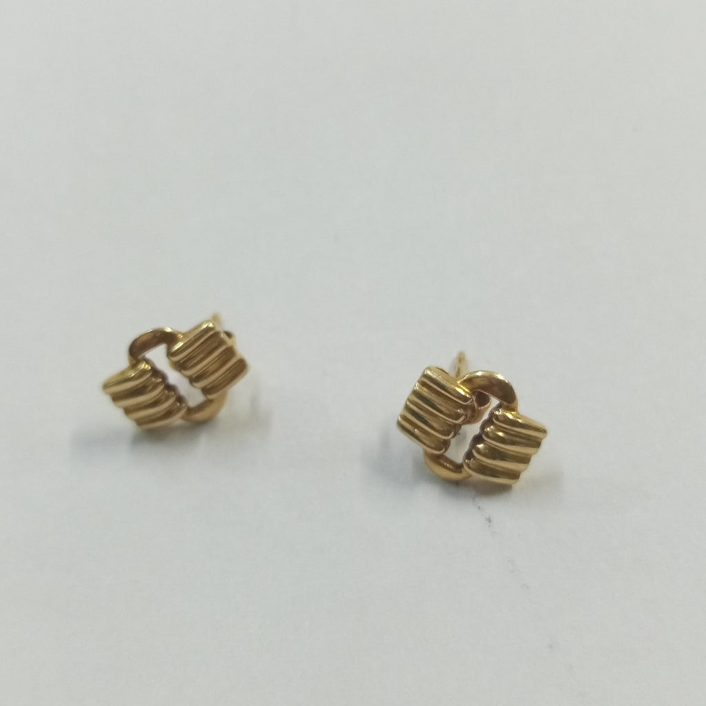 ARETES PAR ORO 14 K 2.7 GRMS (SEMINUEVO)