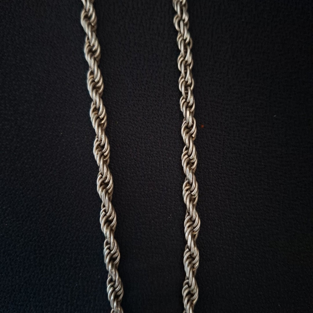 CADENA, DIJE PLATA 44.8 GRMS (SEMINUEVO)