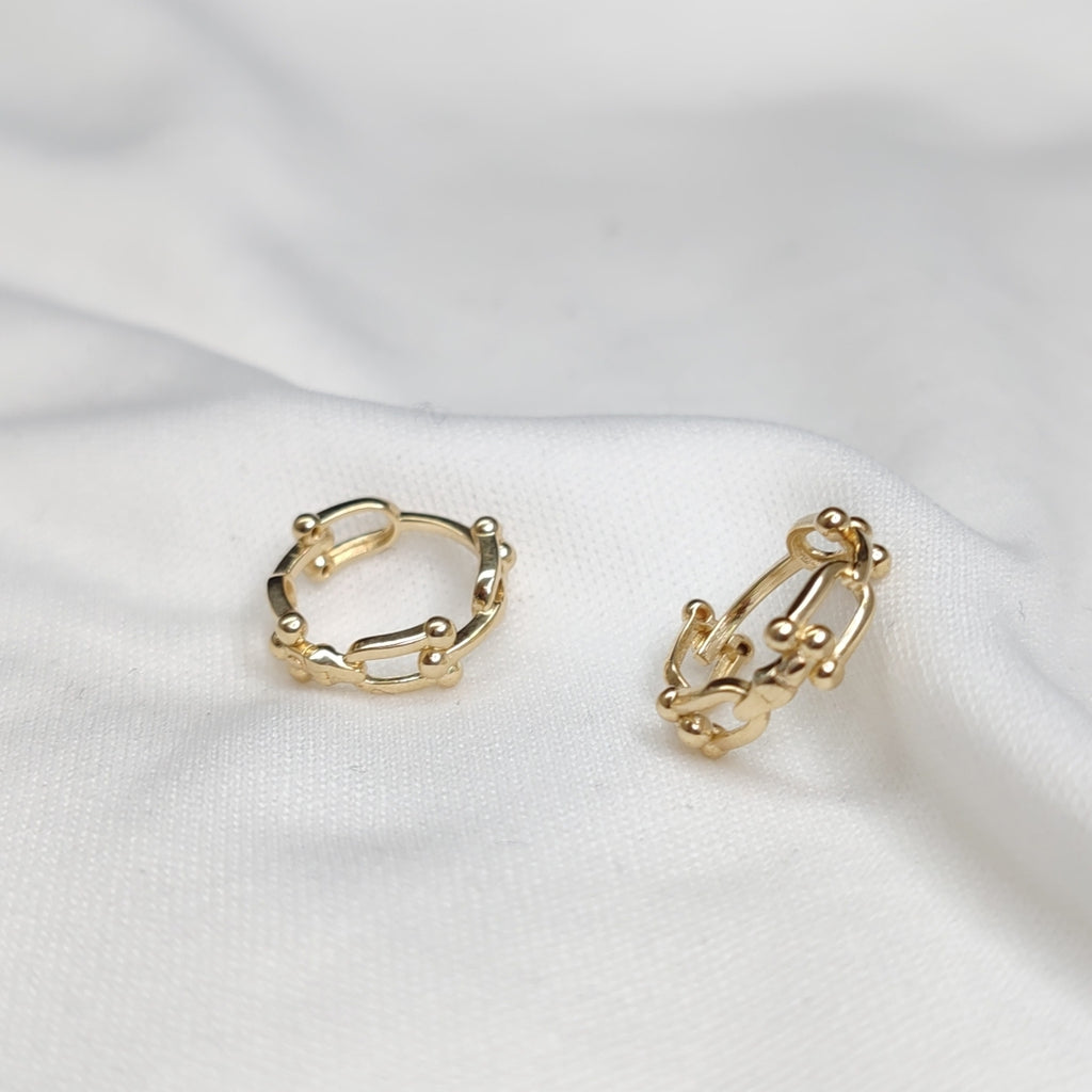 HUGGIES ORO 14K 2.4 (NUEVO)