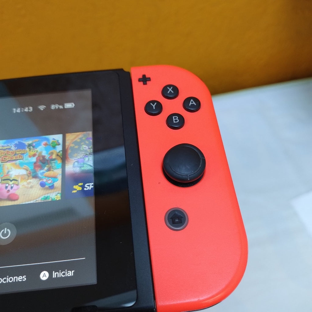CONSOLA DE VIDEOJUEGO NINTENDO SWITCH 1.1 32 GB (SEMINUEVO)
