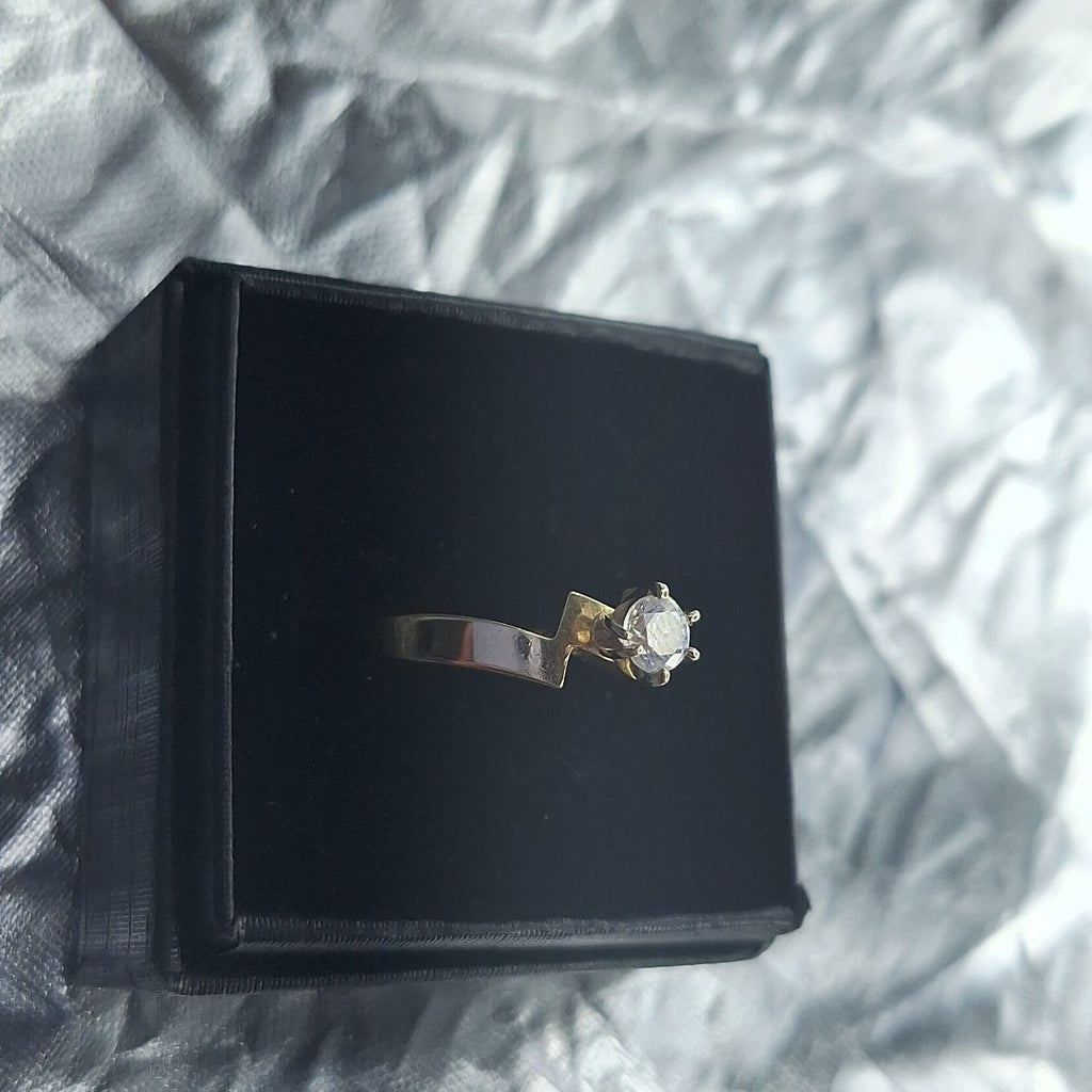 SOLITARIO ORO 14 K 3.3 GRMS (SEMINUEVO)